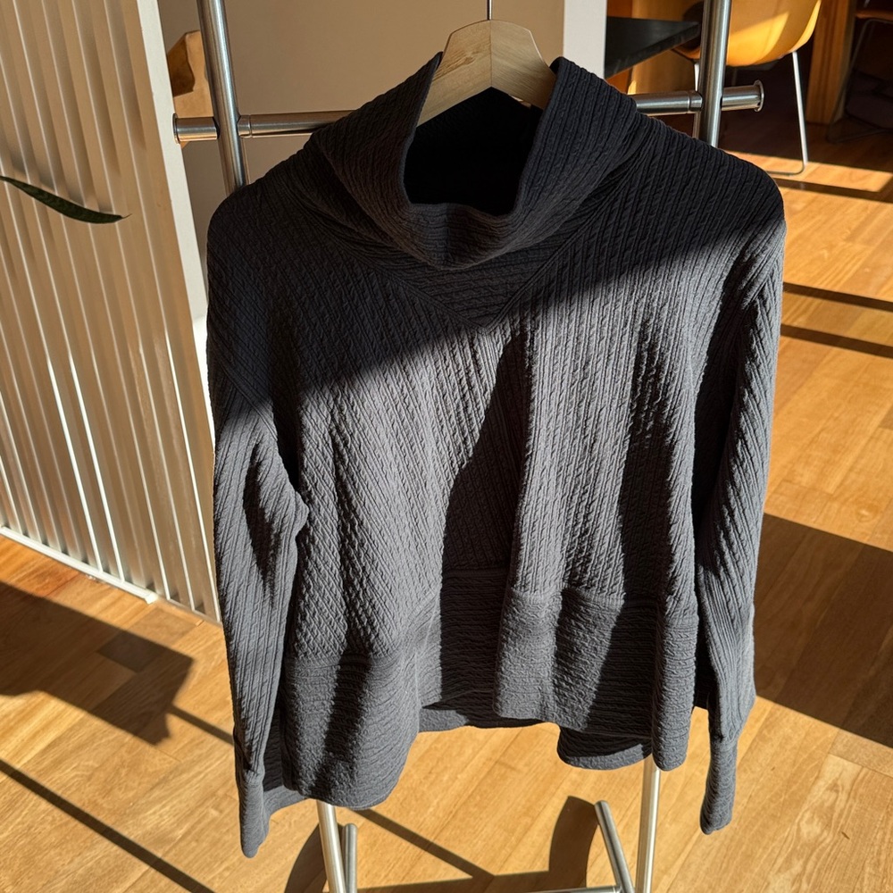 Lululemon Athletica Charcoal Knit Top